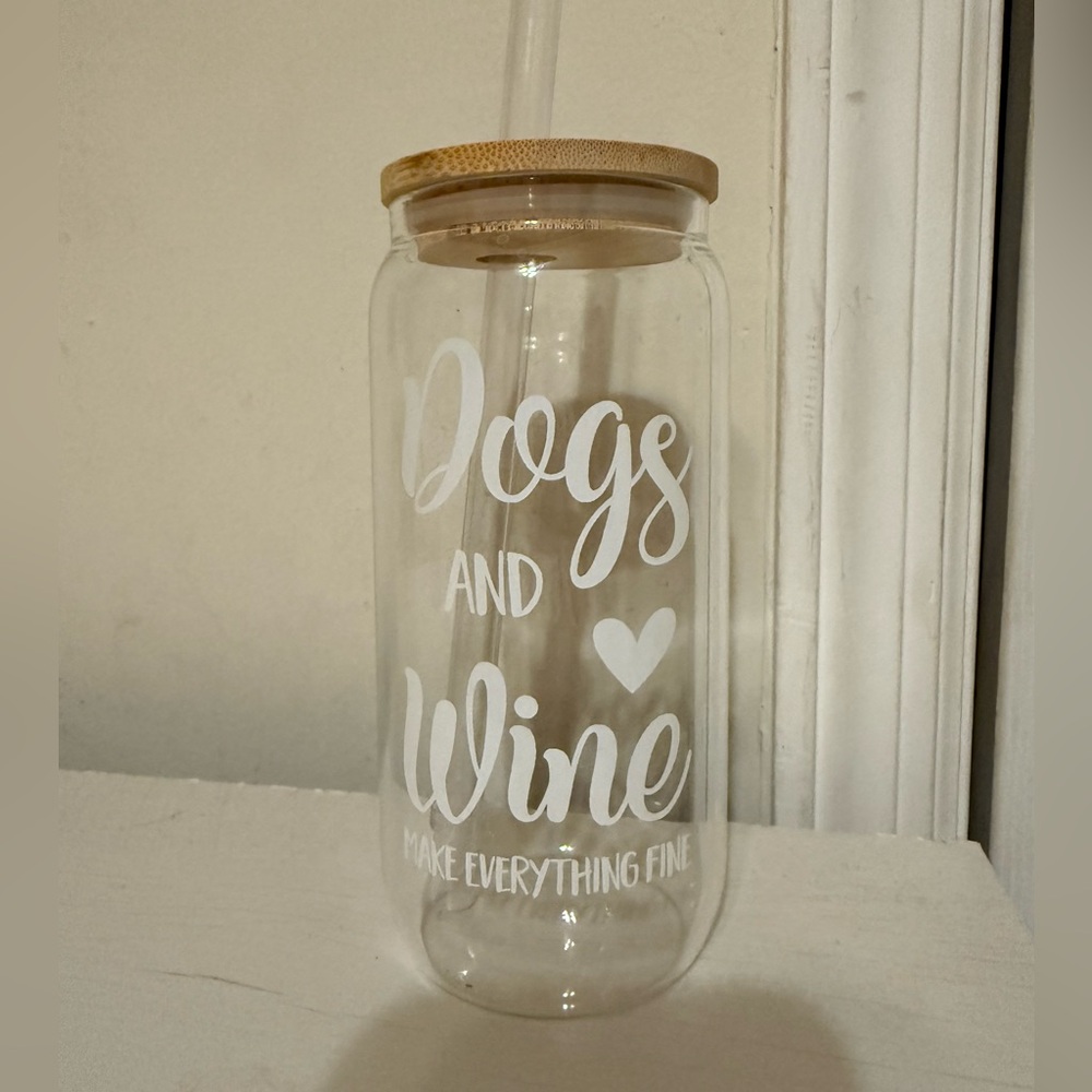 Dogs and Wine brand new glass tumbler 🤎🤍 - Picture 2 of 3